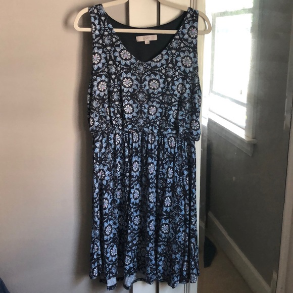 LOFT Dresses & Skirts - LOFT Sz L blue & gray paisley patterned dress